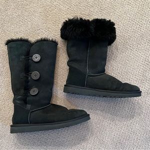 UGG Bailey Button Triplet Black boots size 8. Gently used